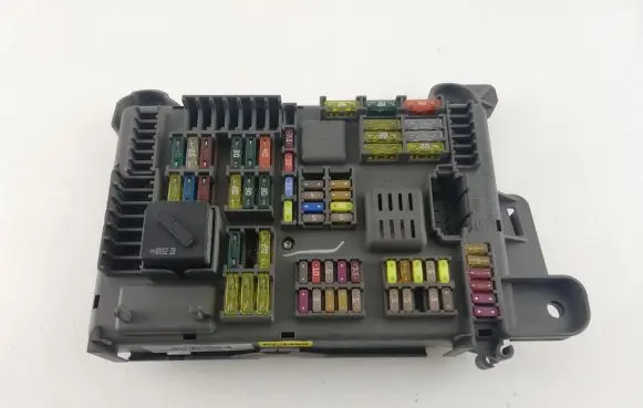 BMW X5 E70 Fuse module 71698001 KL3489