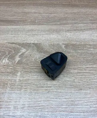 BMW 5 E39 Wing mirror switch 8373691 03200500