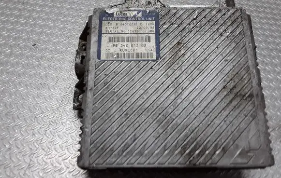 Peugeot 806 Engine control unit/module 9634281380 04010021D