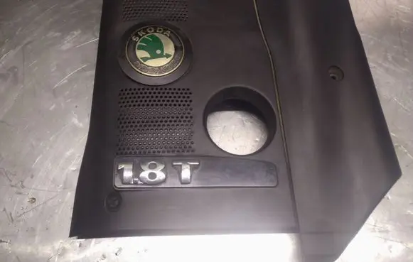 Skoda Superb B5 (3U) Engine cover (trim)