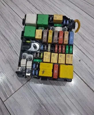 Peugeot 308 Fuse box set 9804848580