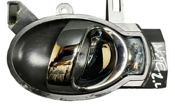 Nissan Note (E12) Front door interior handle