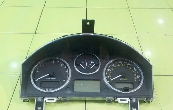 Land Rover Freelander 2 - LR2 Speedometer (instrument cluster) 6H5210849EF