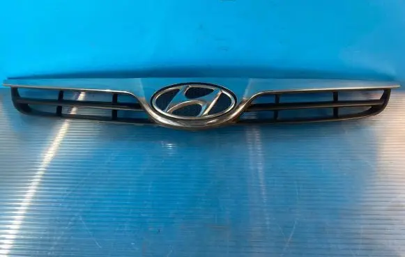 Hyundai i20 (PB PBT) Front bumper upper radiator grill 863511J000 863501J000