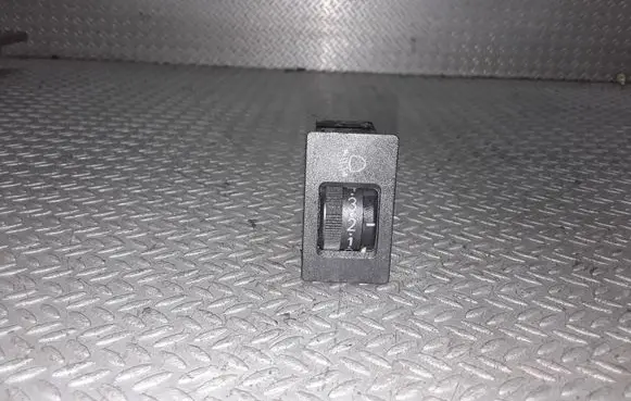 Toyota Corolla Verso E121 Headlight level height control switch