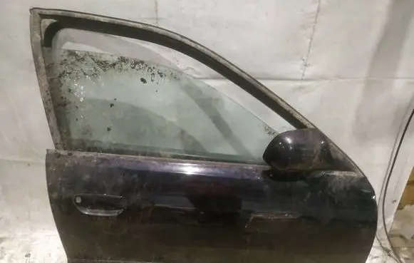 Audi A4 S4 B5 8D Front door JUODOS