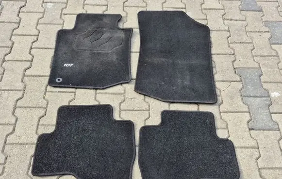 Peugeot 107 Car floor mat set 