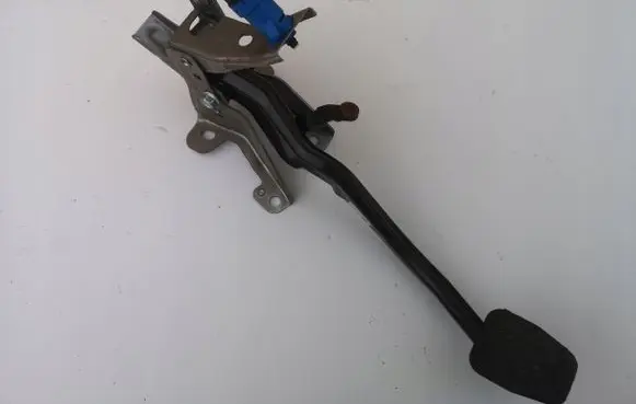 Mazda 3 III Brake pedal bracket assembly 