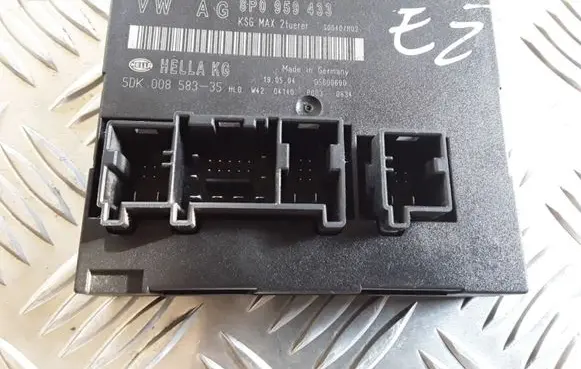 Audi A3 S3 8P Comfort/convenience module 8P0959433 5DK00858335
