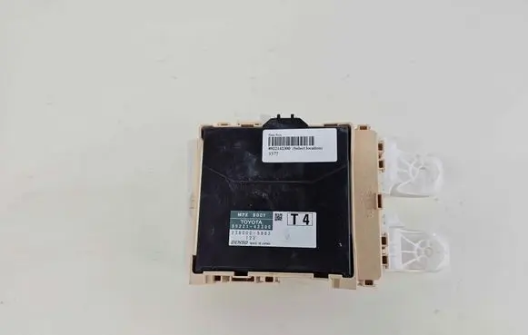 Toyota RAV 4 (XA40) Central body control module 8922142300