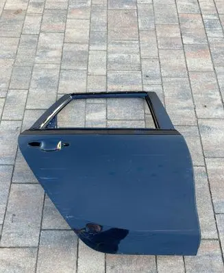 KIA Ceed Rear door