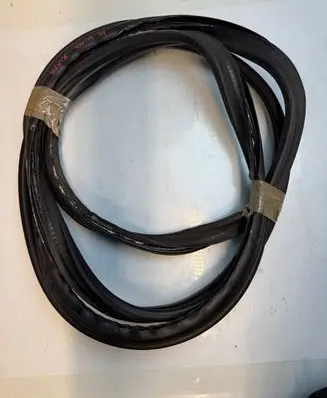 Mercedes-Benz ML AMG W164 Front door rubber seal 9988