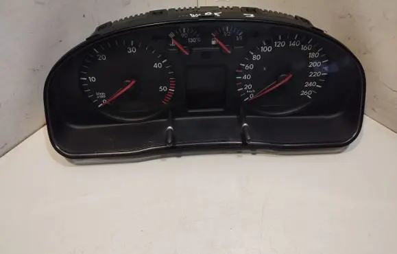 Volkswagen PASSAT B5 Speedometer (instrument cluster) 3B0920822A