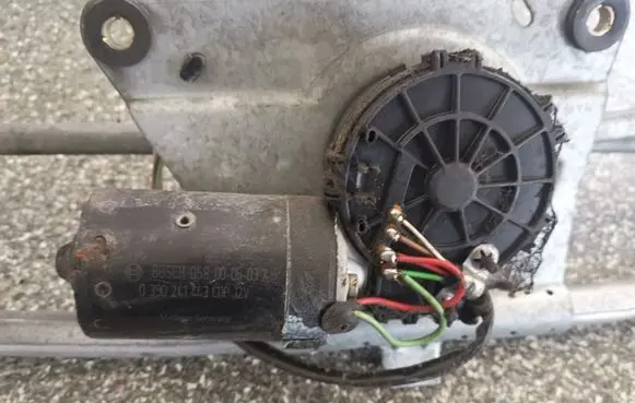 Citroen Xsara Picasso Wiper motor 0390241443
