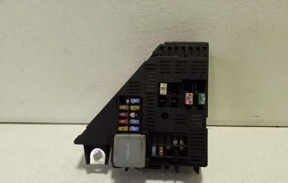 Volvo XC90 Fuse module 31473569