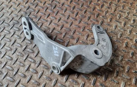 Dacia Duster Gearbox mounting bracket 339302057R