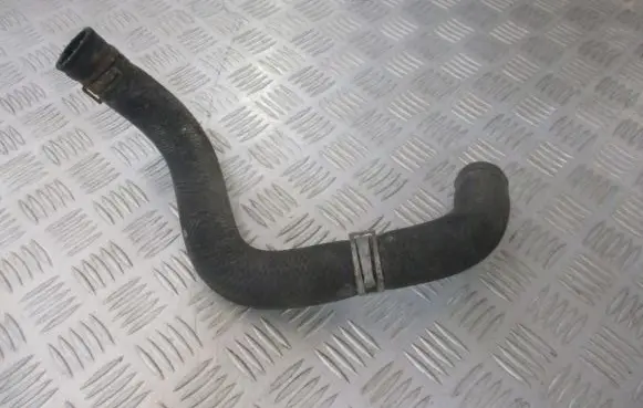 Toyota Avensis T220 Engine coolant pipe/hose