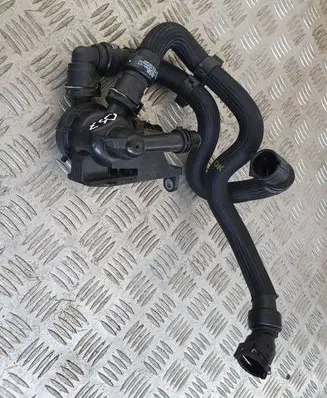 DS Automobiles 7 Crossback Water pump 9843217680
