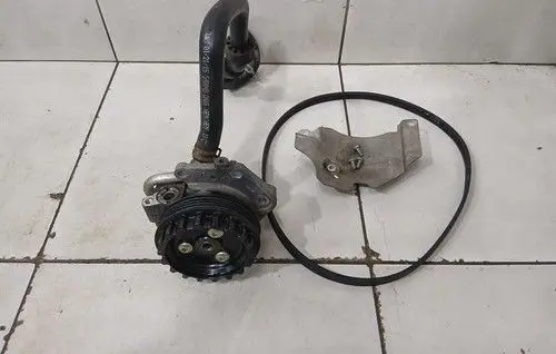 Mercedes-Benz S C217 Power steering pump mounting bracket A0074660101
