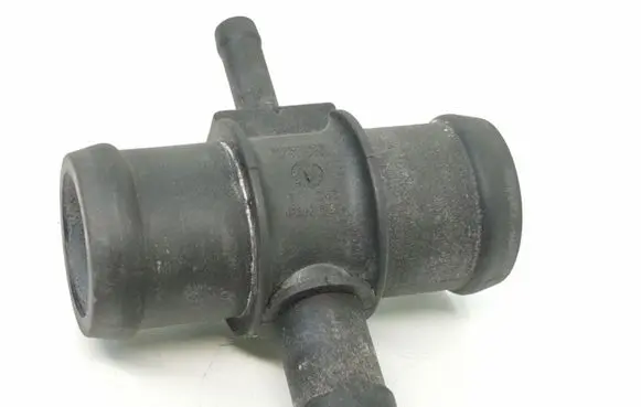 Volkswagen Golf V Engine coolant pipe/hose 1K0121087E