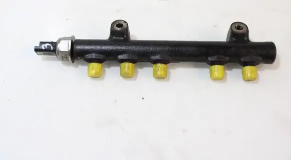 Ford Focus Fuel main line pipe