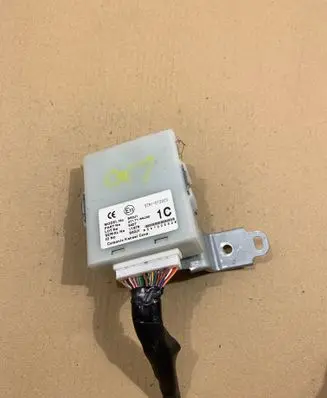 Suzuki Grand Vitara II Door central lock control unit/module 3717164J20 97RI012023