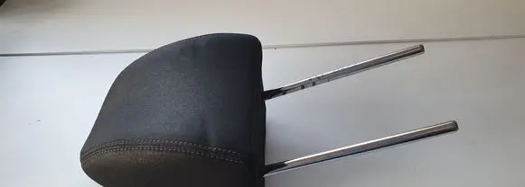 Hyundai i30 Front seat headrest 