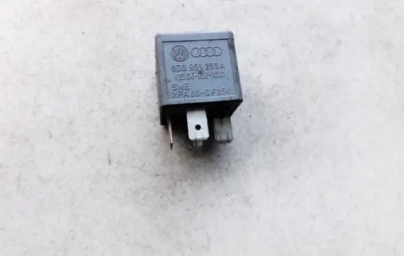 Volkswagen PASSAT B5 Other relay 8d0951253a v23134-b52-x301