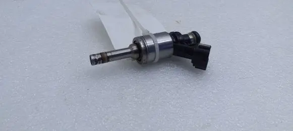 Suzuki SX4 S-Cross Fuel injector 0261500568