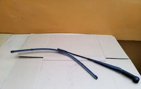 Citroen C4 I Picasso Windshield/front glass wiper blade 9686640780 1447