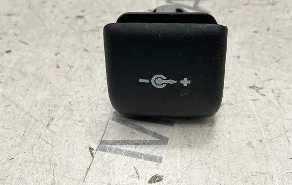 BMW X5 E70 12 V Socket (rear) 6904008