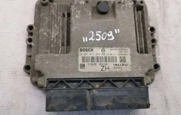 Opel Astra H Engine control unit/module 0281011943 8973785712 55556829