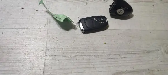 Jeep Cherokee Ignition key/card LLL6