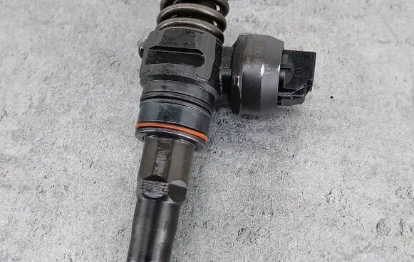 Skoda Superb B5 (3U) Fuel injector 038130073ARBOSCH
