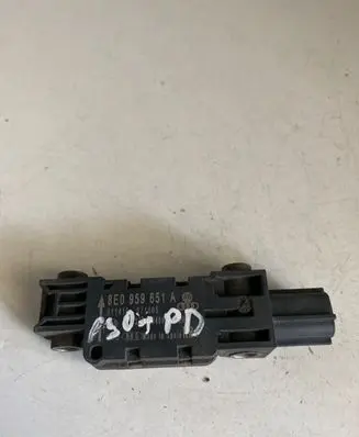 Audi A3 S3 A3 Sportback 8P Airbag deployment crash/impact sensor 8E0959651A 071005 01141C