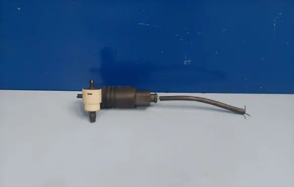 Mitsubishi Colt Windscreen/windshield washer pump 42121100 8260A021