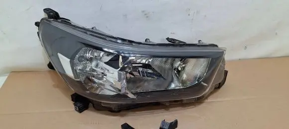 Toyota Hilux VIII Headlight/headlamp 8110-0KK50