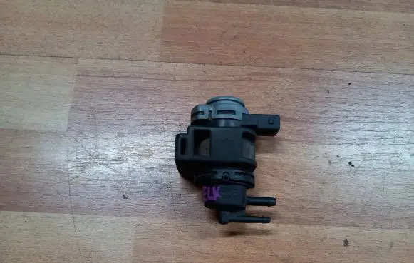Nissan Qashqai Vacuum valve 1495600Q0H 8200575400 14956