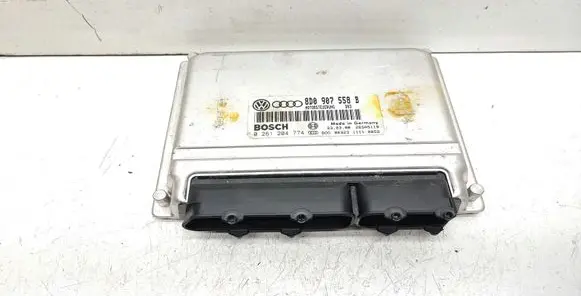 Volkswagen PASSAT B5 Engine control unit/module 8D0907558B 0261204774