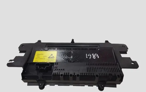 Jaguar XF X250 Climate control unit 8X2318C858BG