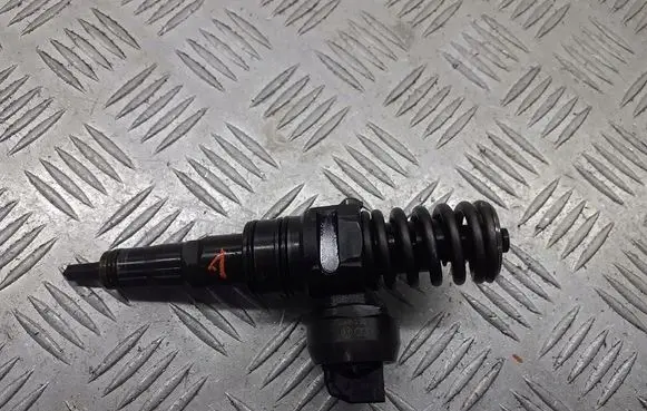 Skoda Fabia Mk1 (6Y) Fuel injector 0414720215