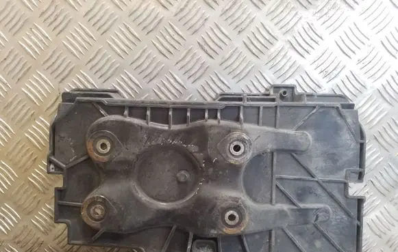 Volkswagen Golf IV Battery tray 1J0915333B