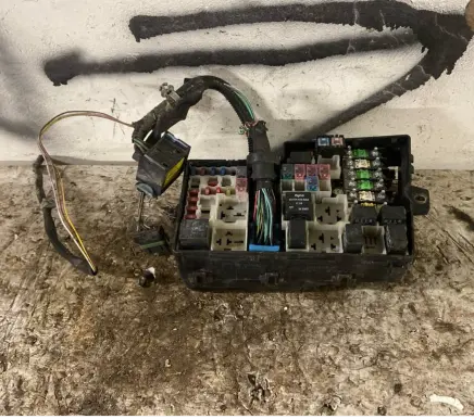 Ford Focus C-MAX Fuse box set BP4K66767 8688039 318789120