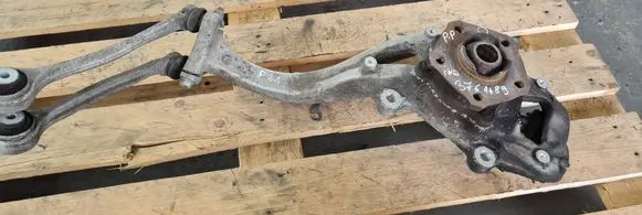 Front wheel hub spindle knuckle