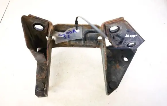 Ford Mondeo Mk III Engine mounting bracket