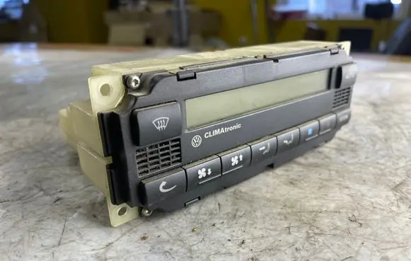 Volkswagen PASSAT B5 Climate control unit 3b190761710 5hb00761710