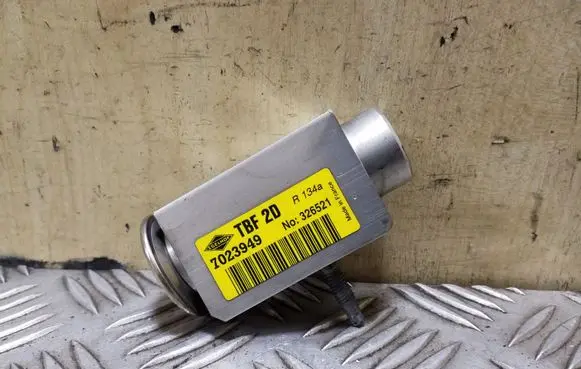 Air conditioning (A/C) expansion valve