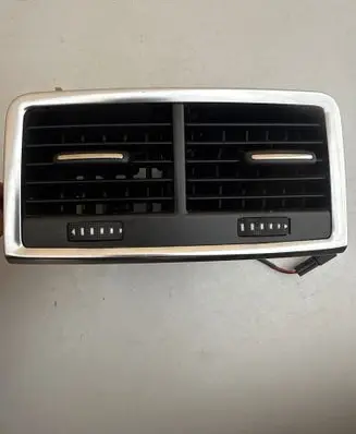 Audi Q7 4L Rear air vent grill 4L0819203