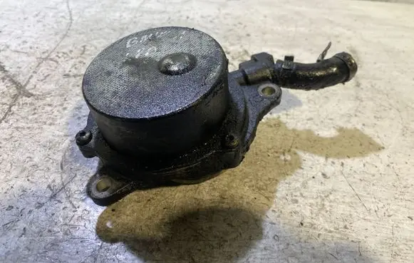 BMW 1 E81 E87 Vacuum pump
