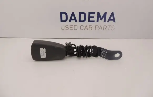 Volvo V70 Front seatbelt buckle D138